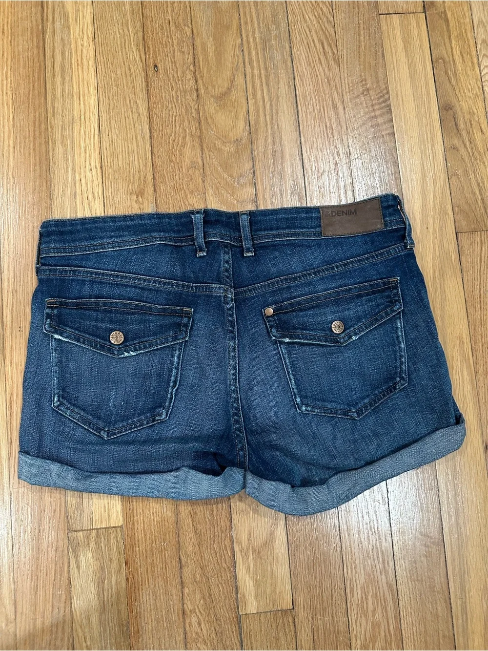 H&M women’s jean shorts boyfriend size 8 cuffed